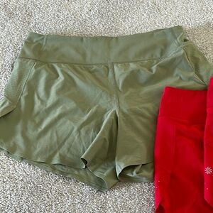 Athleta Run With It Short 4.5” inseam size small.  Green Pair.